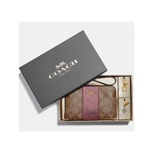 Coach Boxed Set Corner Zip Wristlet & Charms